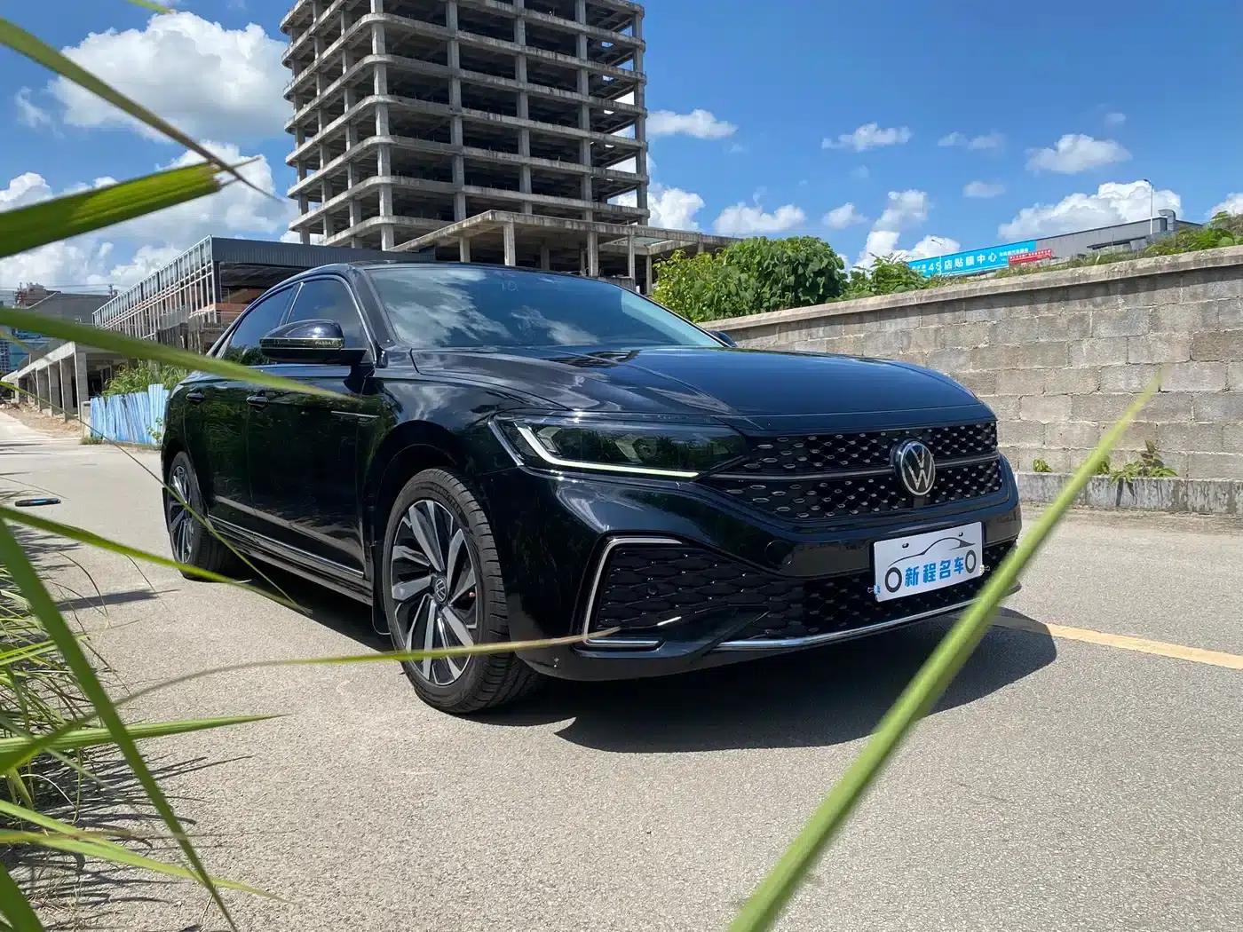 2023 Volkswagen Passat 330TSI Starry Sky Elite Edition — миниатюра 3