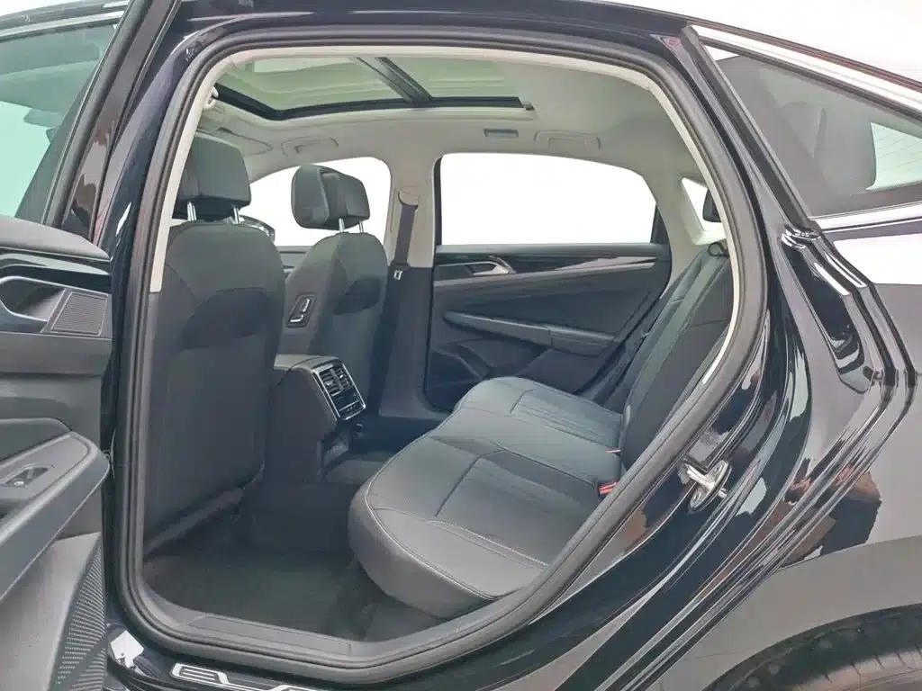 2025 Volkswagen Passat 330TSI Elite Edition — миниатюра 15