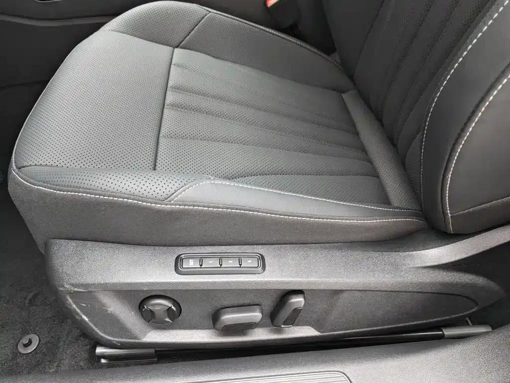 2025 Volkswagen Passat 330TSI Elite Edition — миниатюра 20