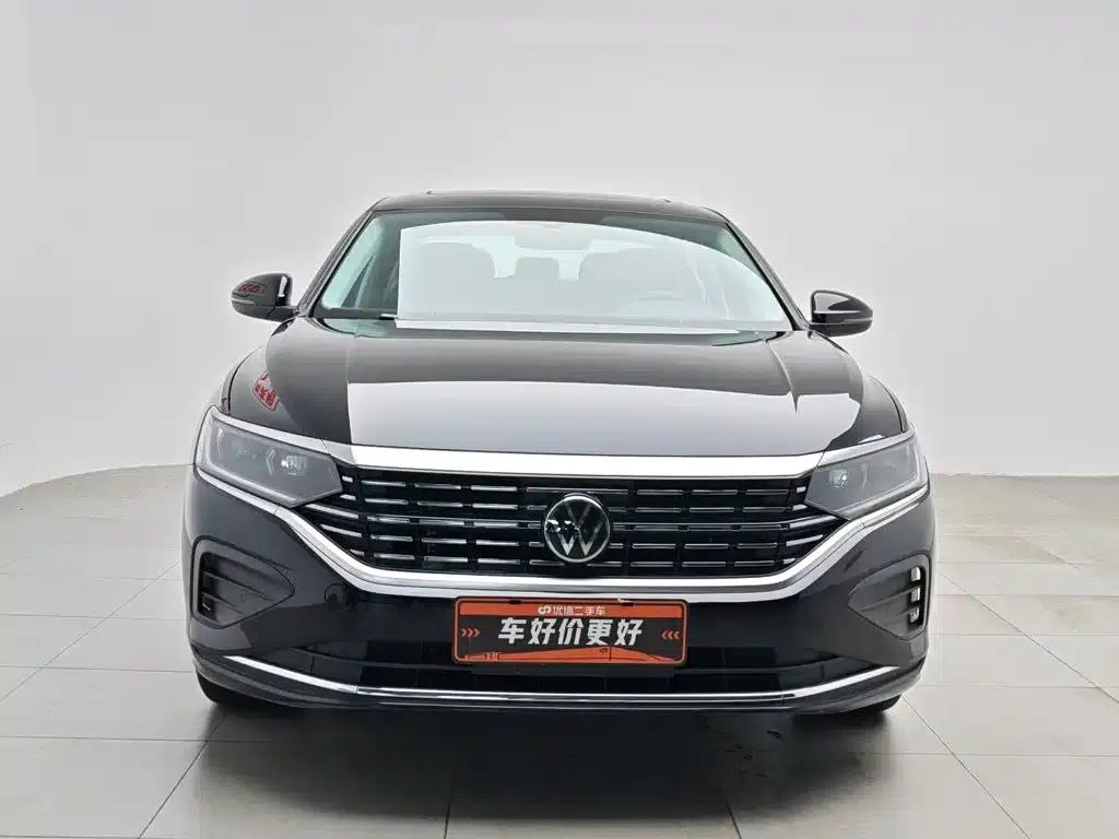 2025 Volkswagen Passat 330TSI Elite Edition — миниатюра 3