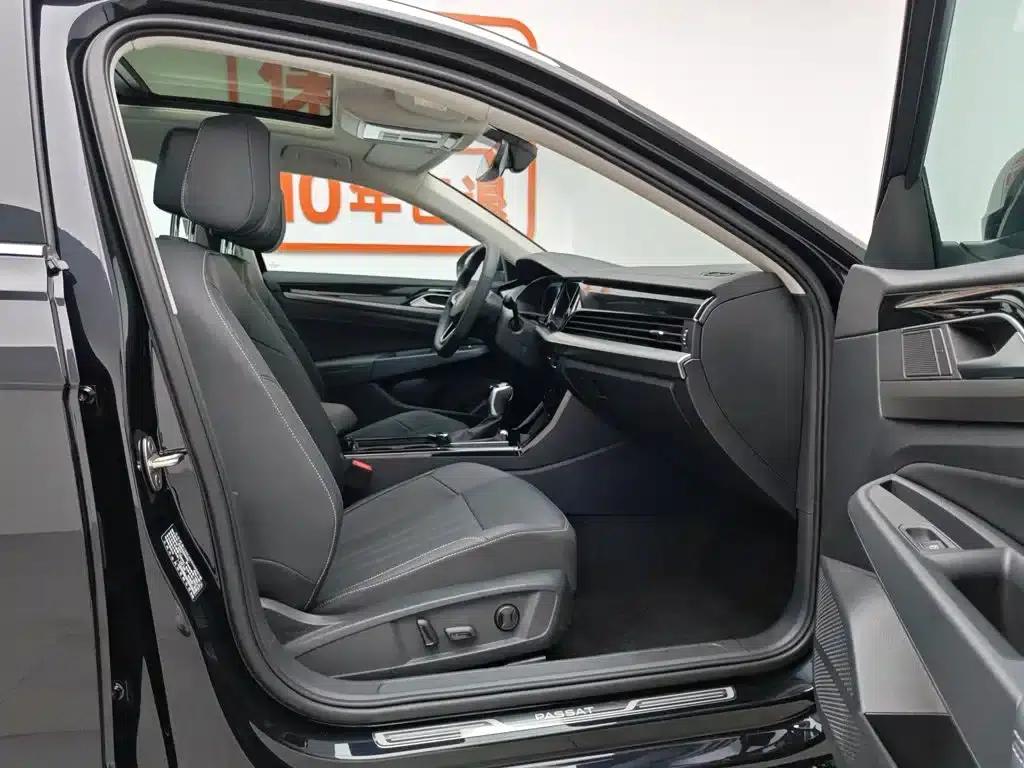 2025 Volkswagen Passat 330TSI Elite Edition — миниатюра 23