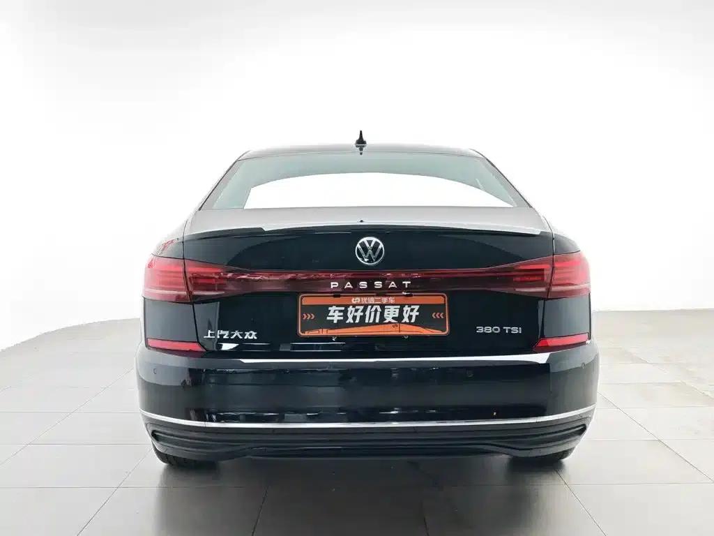 2025 Volkswagen Passat 330TSI Elite Edition — миниатюра 4