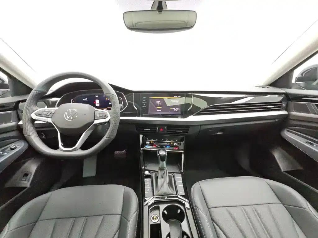 2025 Volkswagen Passat 330TSI Elite Edition — миниатюра 5