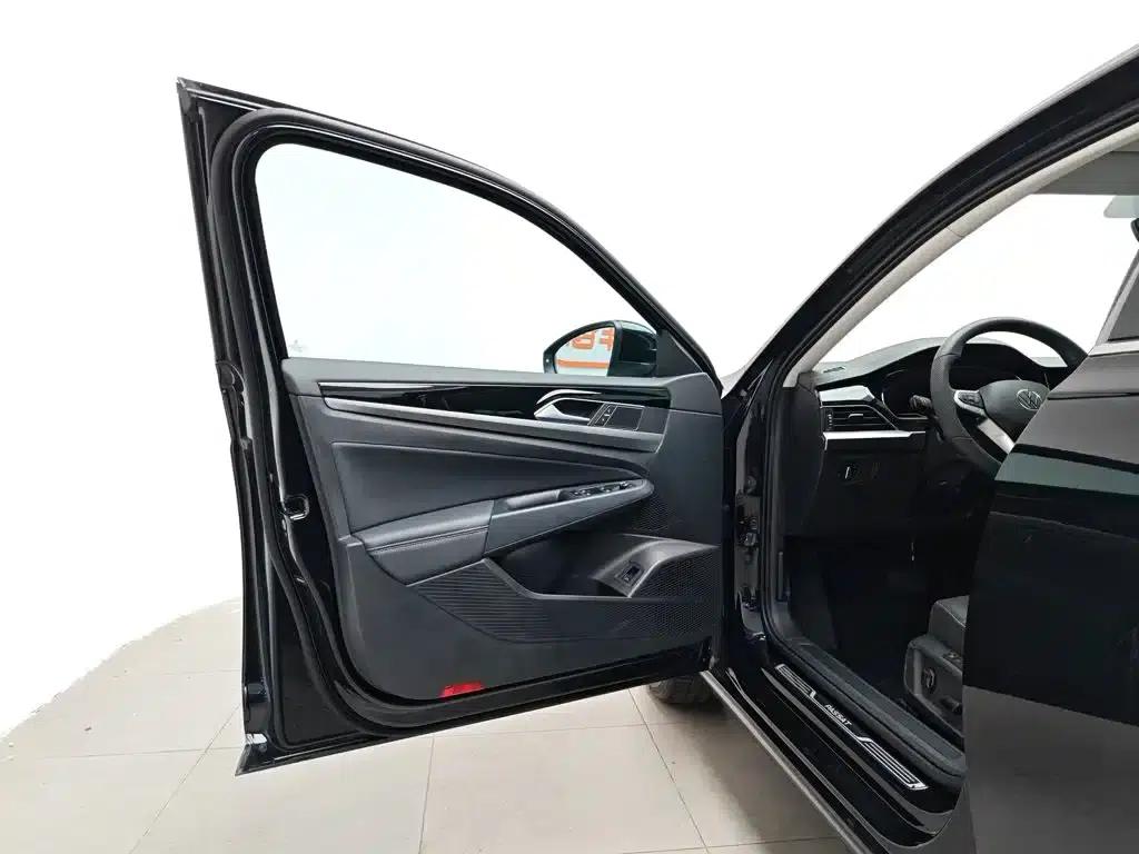2025 Volkswagen Passat 330TSI Elite Edition — миниатюра 8