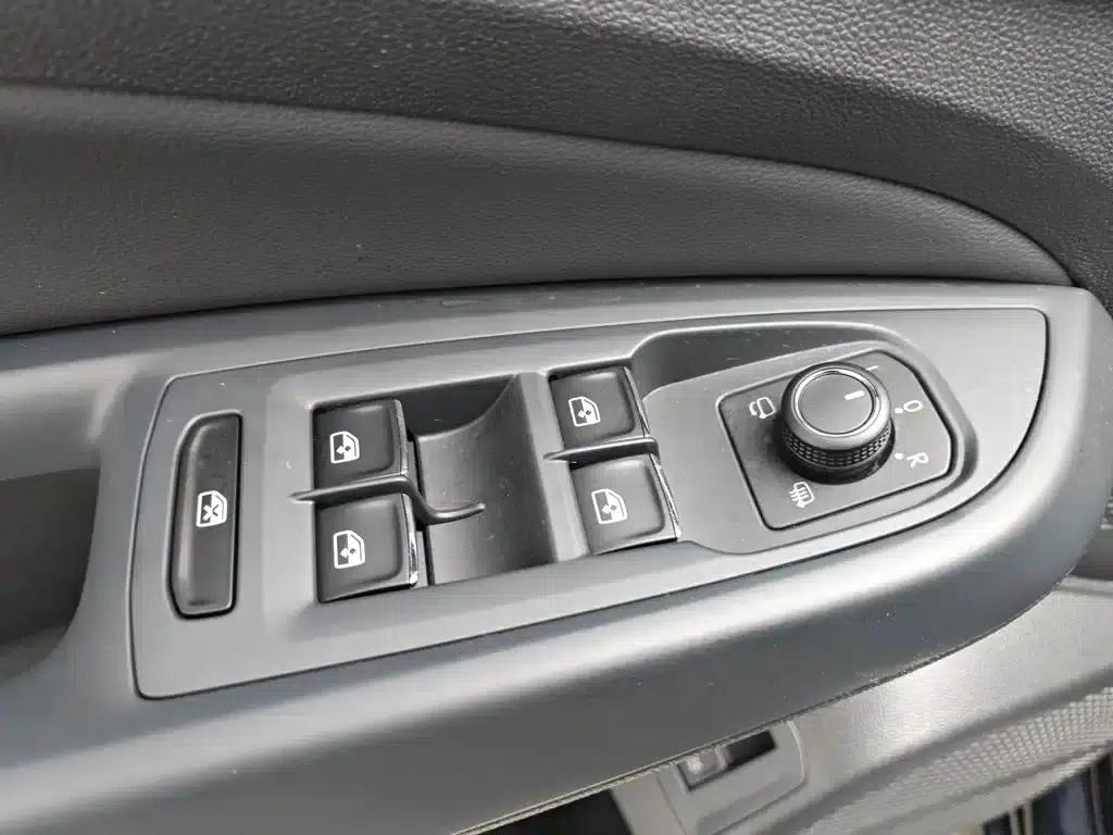 2025 Volkswagen Passat 330TSI Elite Edition — миниатюра 9