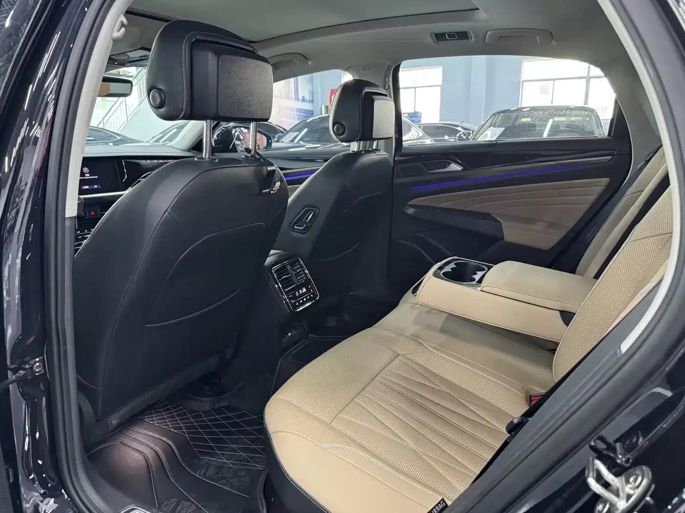 2022 Passat 380TSI Flagship Edition — миниатюра 5