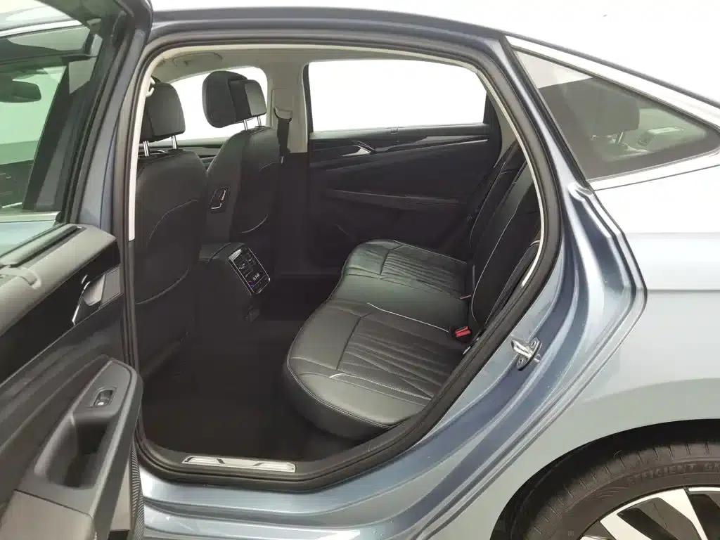 2022 Passat 330TSI Premium Edition — миниатюра 15