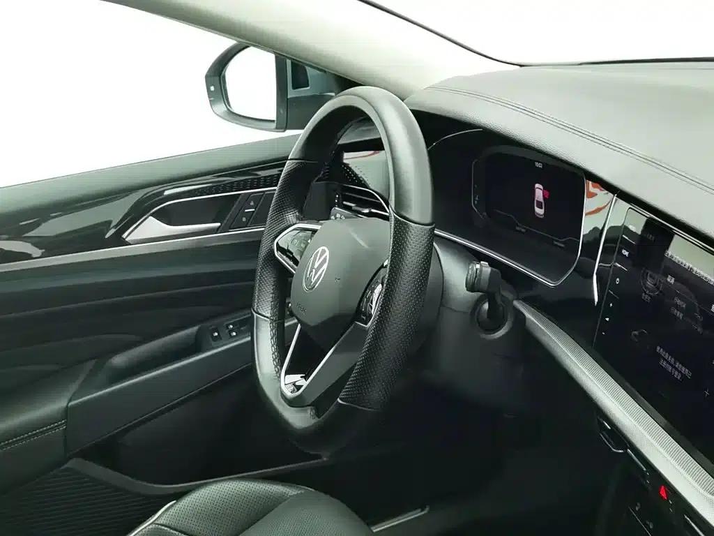 2022 Passat 330TSI Premium Edition — миниатюра 22