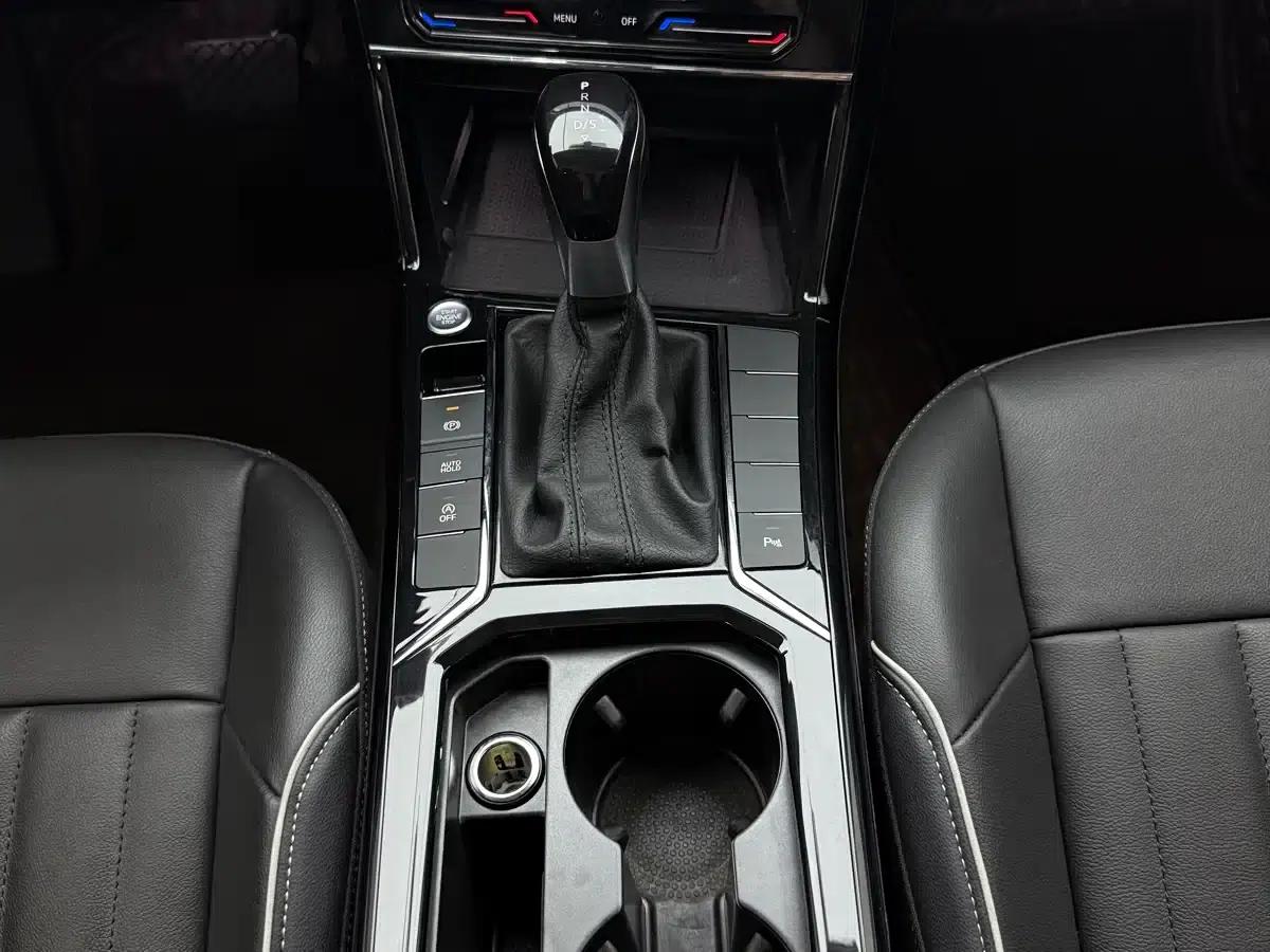2022 Volkswagen Passat 280TSI Business Edition — миниатюра 11
