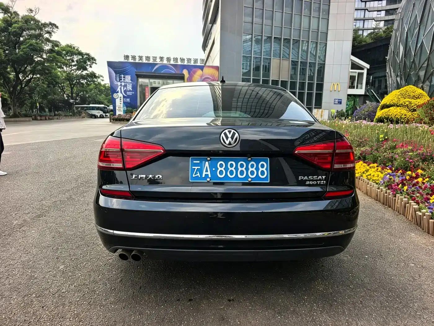 2017 Passat 280TSI DSG Premium Edition — миниатюра 12