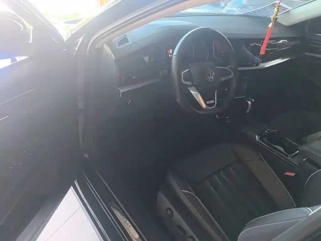 2022 Volkswagen Passat 330TSI Elite Edition — миниатюра 16
