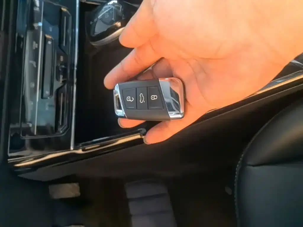 2022 Volkswagen Passat 330TSI Elite Edition — миниатюра 9
