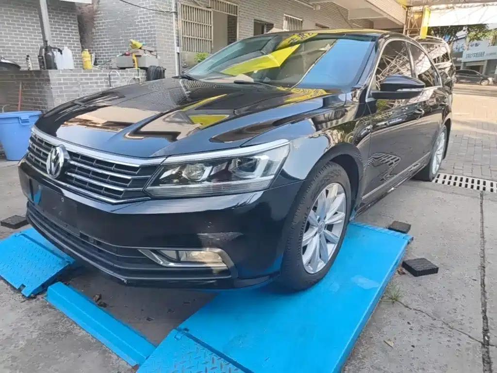 2017 Passat 330TSI DSG Premium Edition — миниатюра 1
