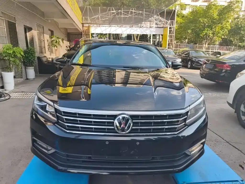 2017 Passat 330TSI DSG Premium Edition — миниатюра 3