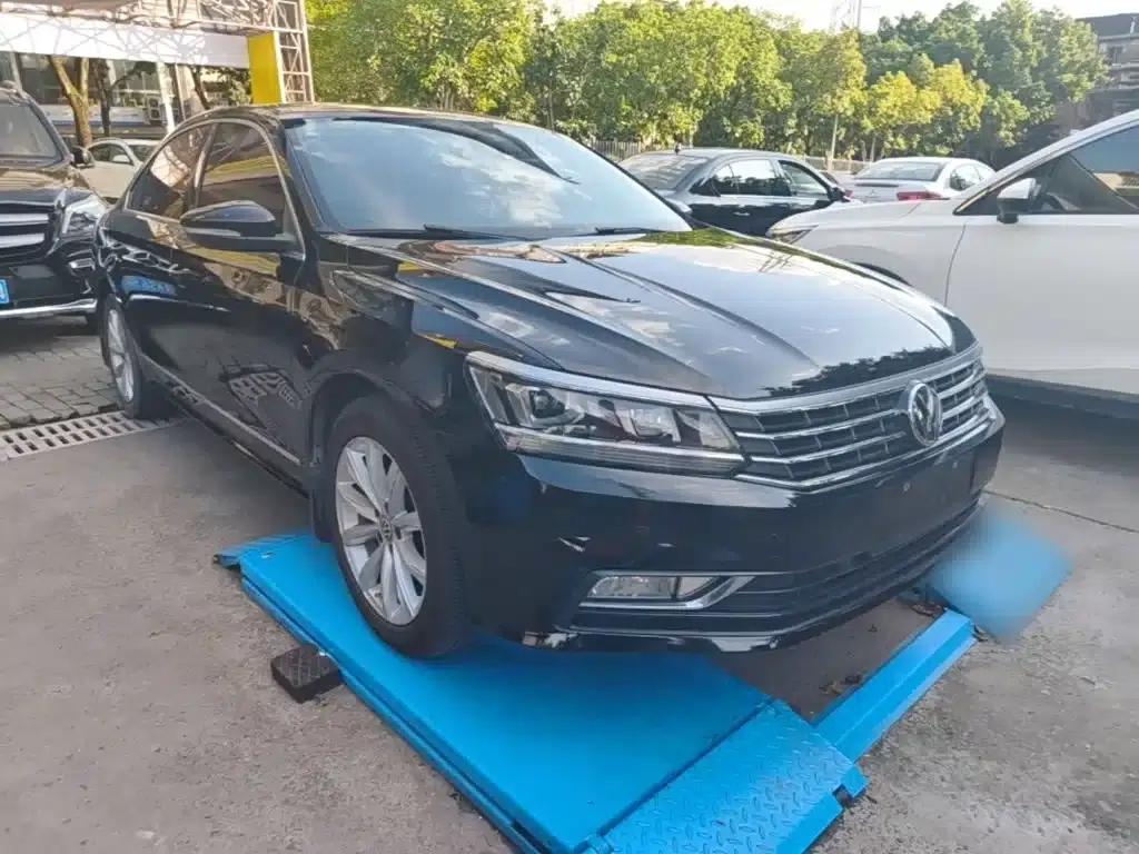 2017 Passat 330TSI DSG Premium Edition — миниатюра 4