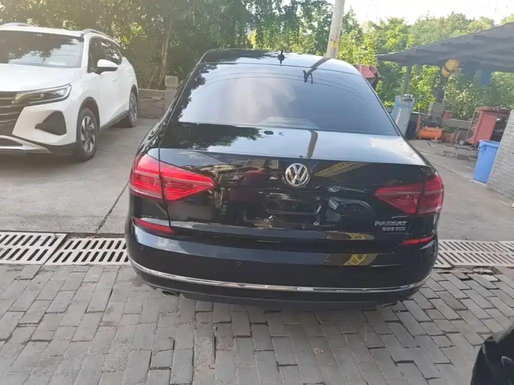 2017 Passat 330TSI DSG Premium Edition — миниатюра 6