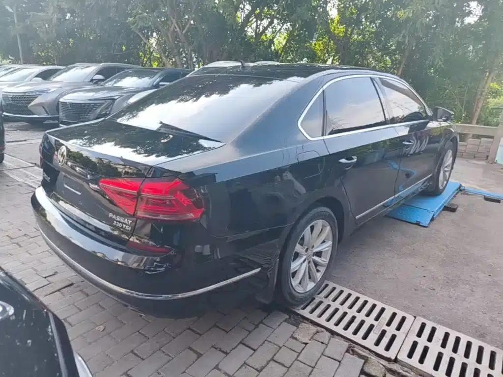 2017 Passat 330TSI DSG Premium Edition — миниатюра 7