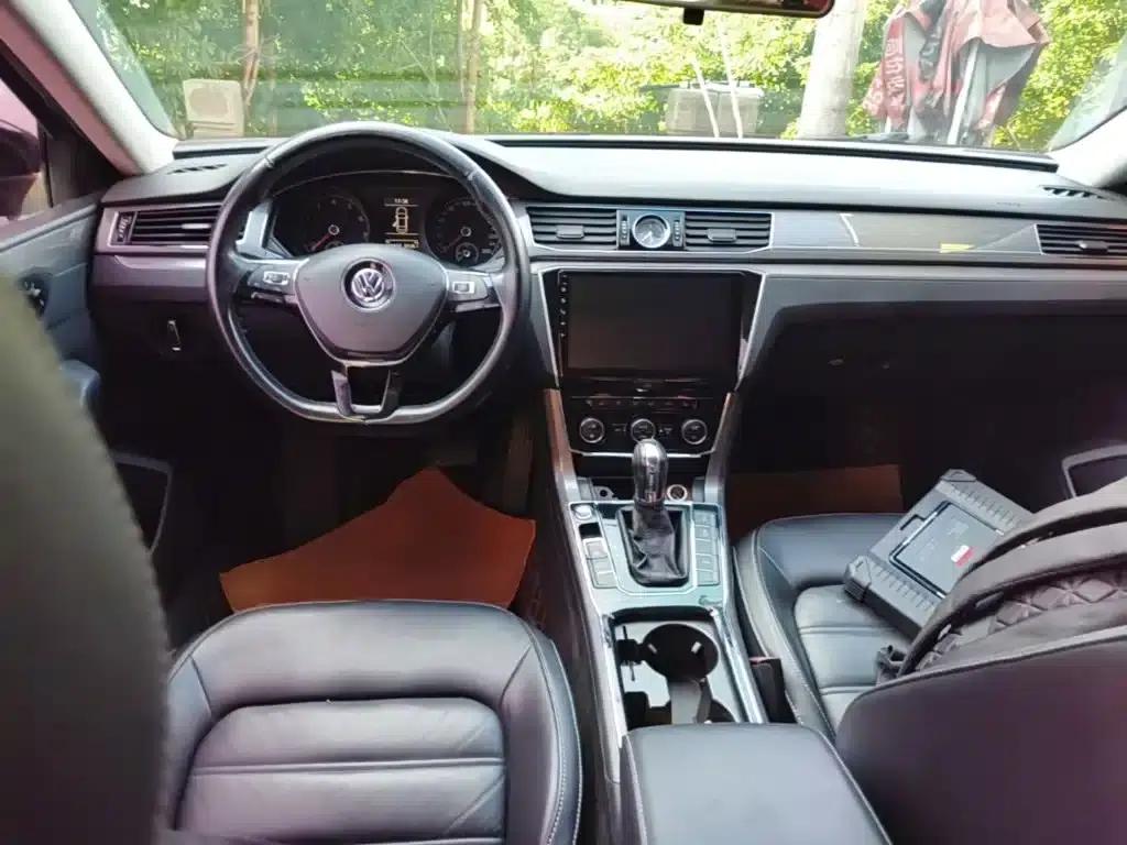 2017 Passat 330TSI DSG Premium Edition — миниатюра 10