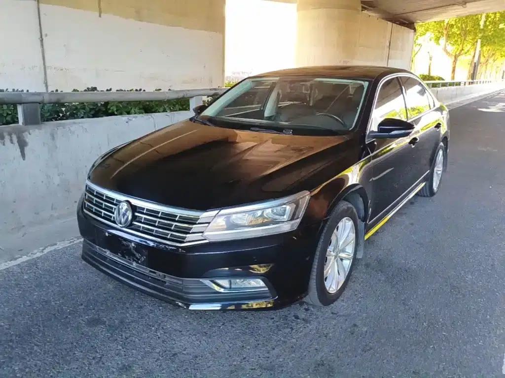 2017 Passat 330TSI DSG Premium Edition — миниатюра 1