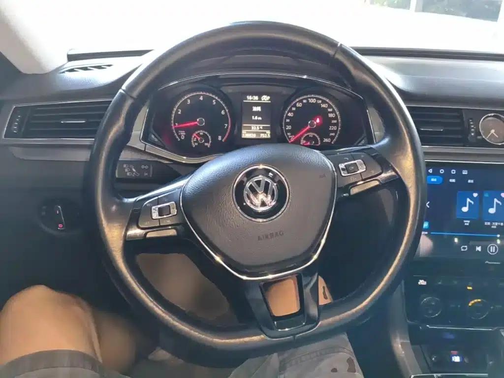 2017 Passat 330TSI DSG Premium Edition — миниатюра 11