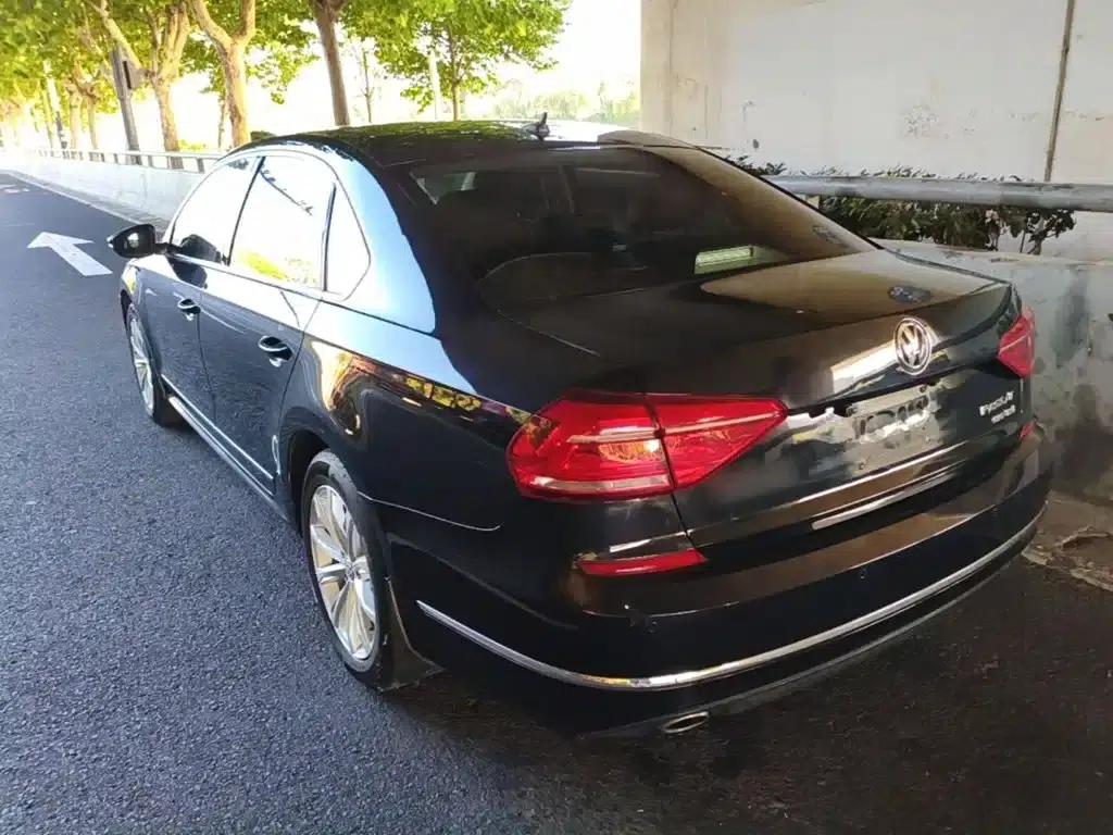 2017 Passat 330TSI DSG Premium Edition — миниатюра 5