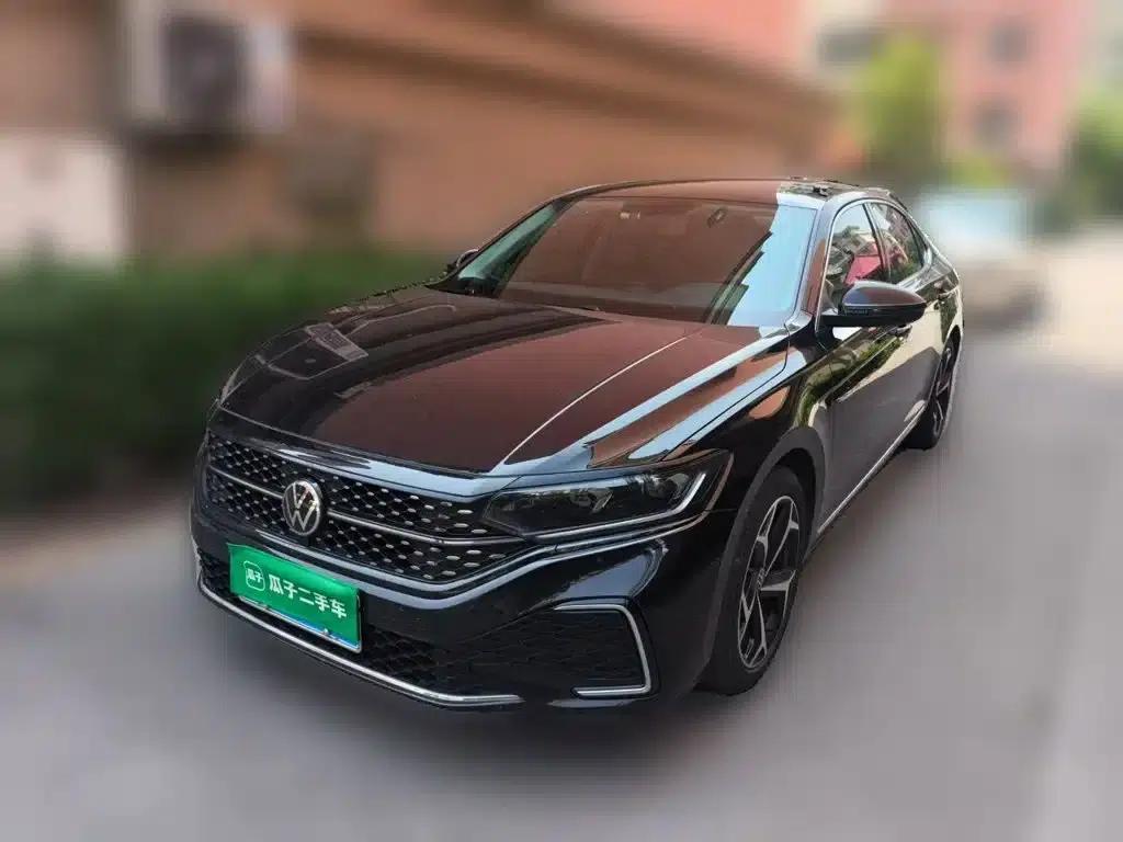 2023 Passat Facelift 330TSI Starry Sky Elite Edition — миниатюра 1