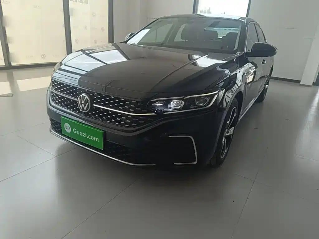 2025 Volkswagen Passat Outstanding Edition 380TSI Starry Sky Dragon Edition — миниатюра 1