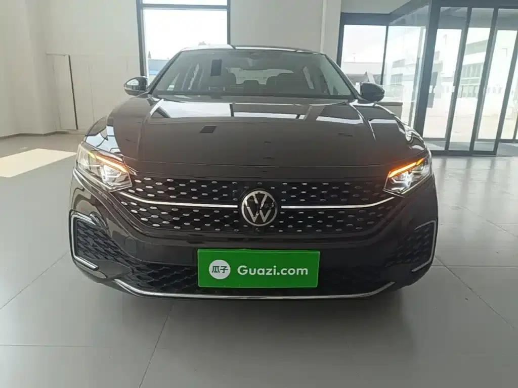 2025 Volkswagen Passat Outstanding Edition 380TSI Starry Sky Dragon Edition — миниатюра 3