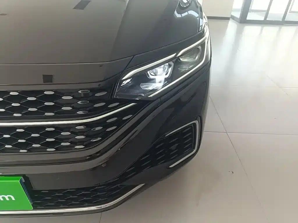 2025 Volkswagen Passat Outstanding Edition 380TSI Starry Sky Dragon Edition — миниатюра 24