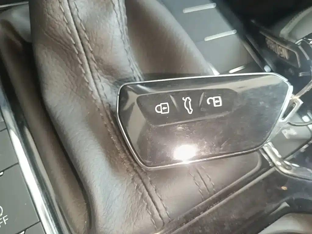 2025 Volkswagen Passat Outstanding Edition 380TSI Starry Sky Dragon Edition — миниатюра 9