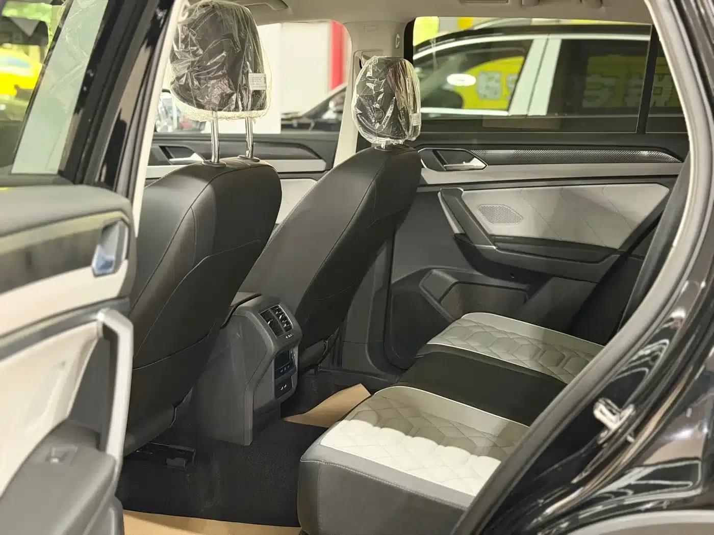 Tayron 2026 Model 30 Million Unit Selection Edition 300TSI — миниатюра 5