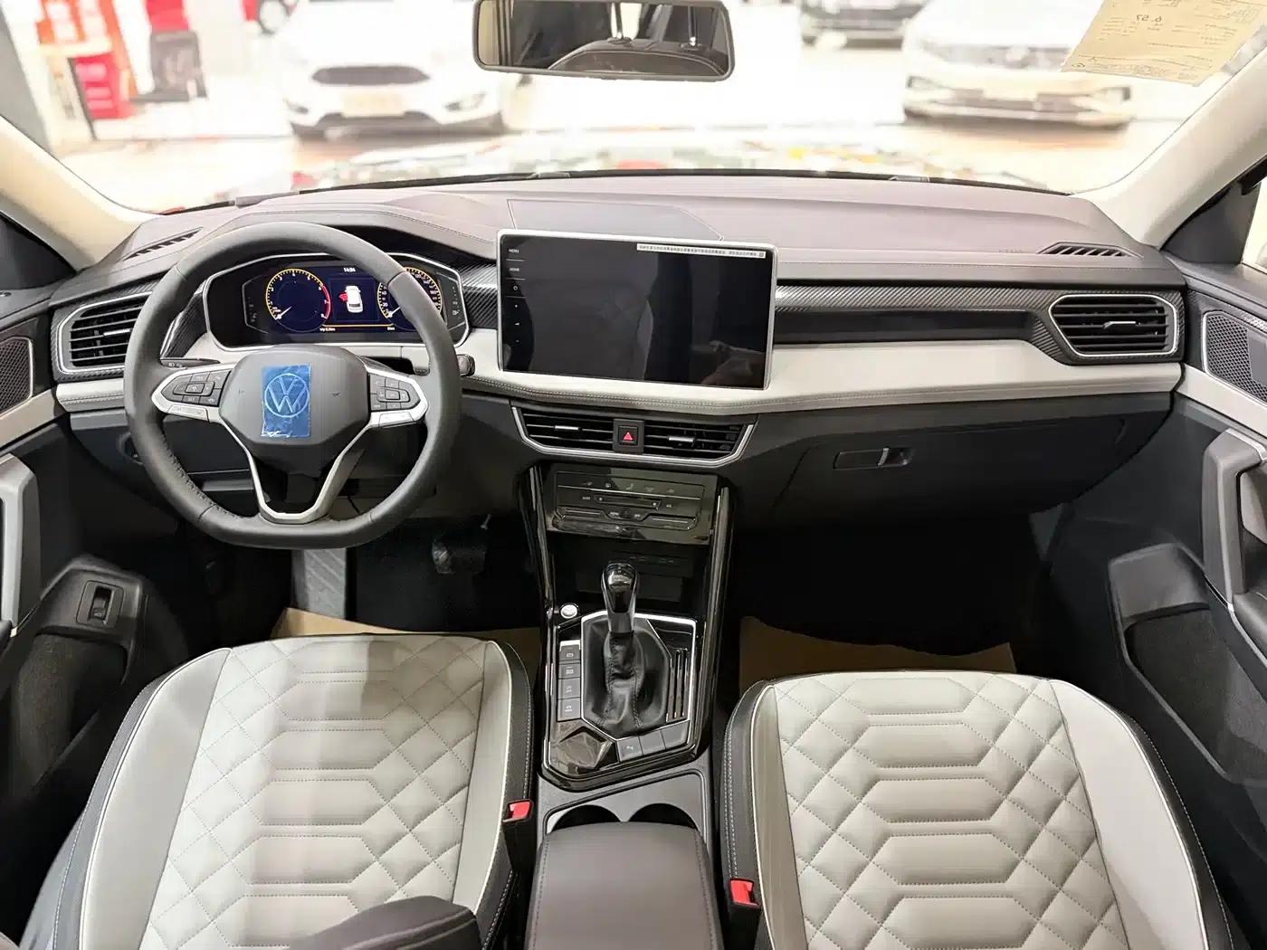 Tayron 2026 Model 30 Million Unit Selection Edition 300TSI — миниатюра 6