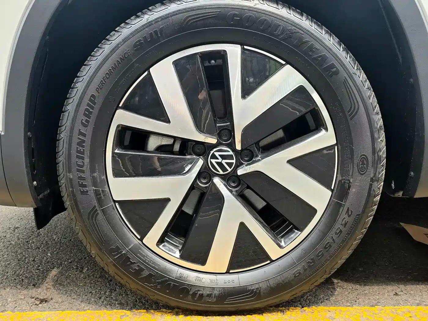 Tayron 2023 330TSI 2WD Luxury Plus Advanced Edition — миниатюра 15