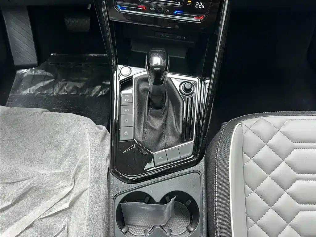 Tayron 2025 Popular Edition 300TSI — миниатюра 15