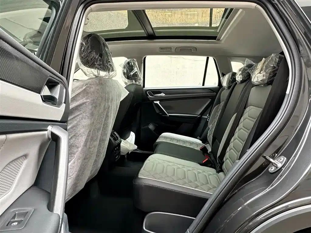 Tayron 2025 Popular Edition 300TSI — миниатюра 10