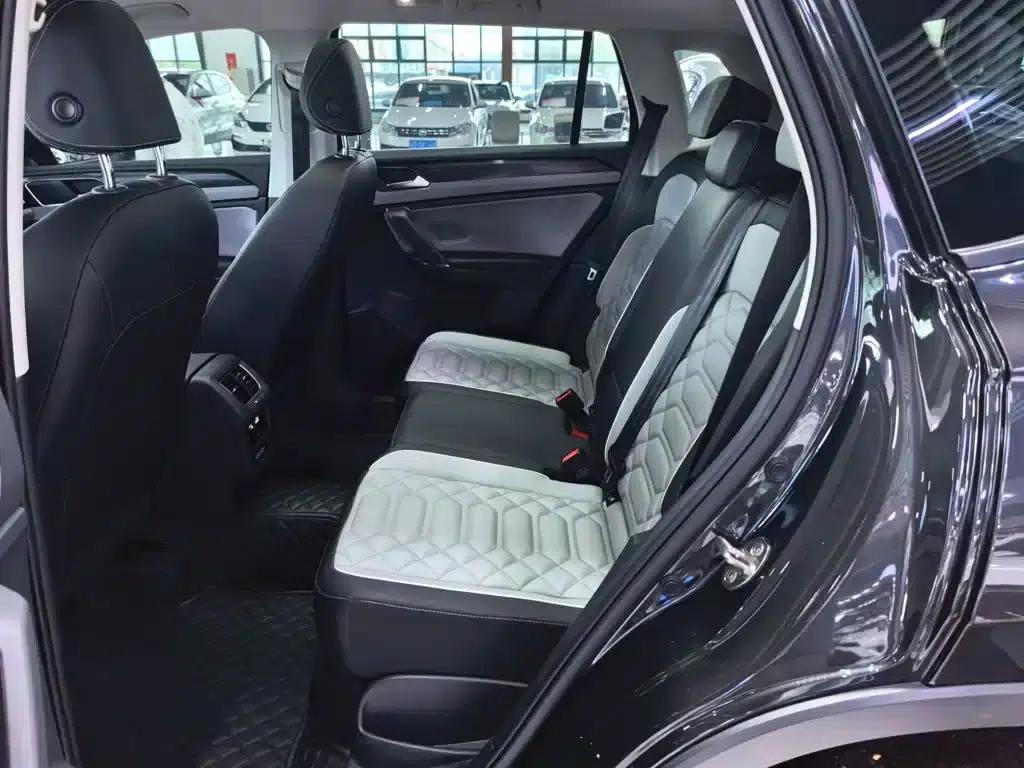 Tayron 2025 Popular Edition 300TSI — миниатюра 11