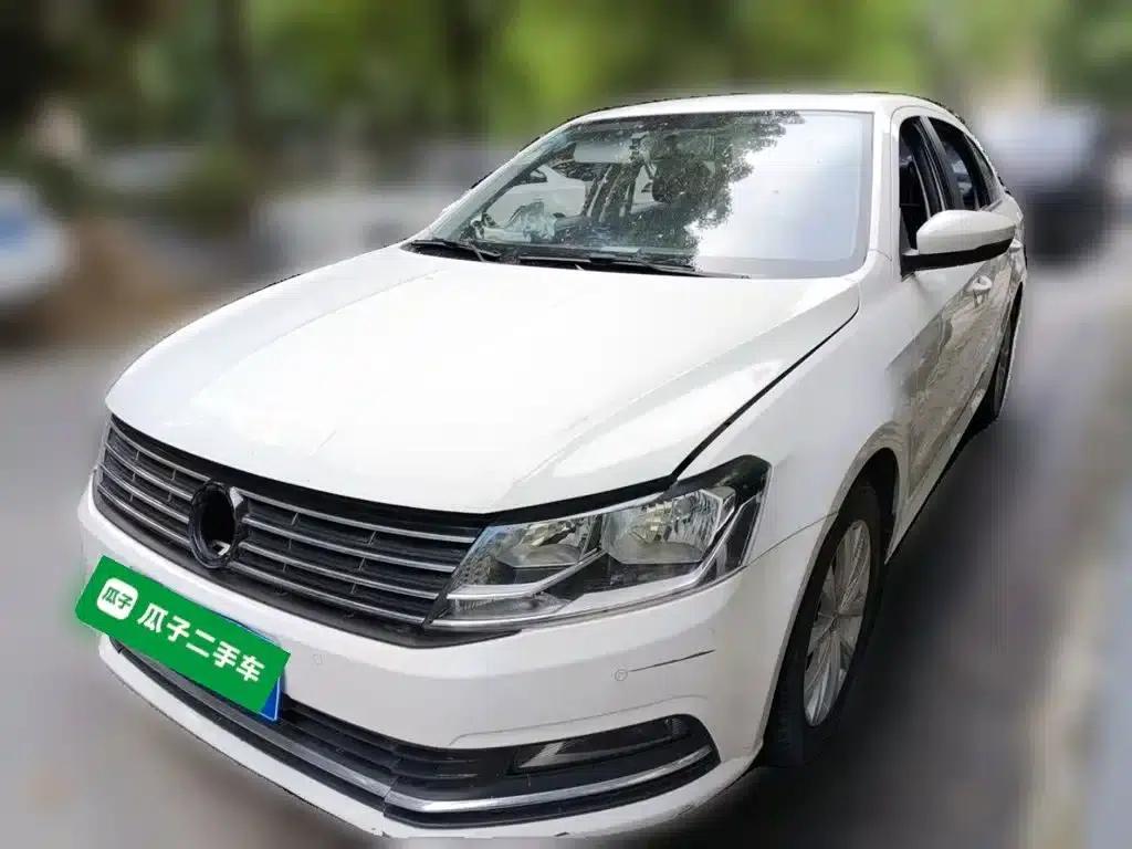 2015 Volkswagen Lavida 1.6L Automatic Comfort Edition — миниатюра 1