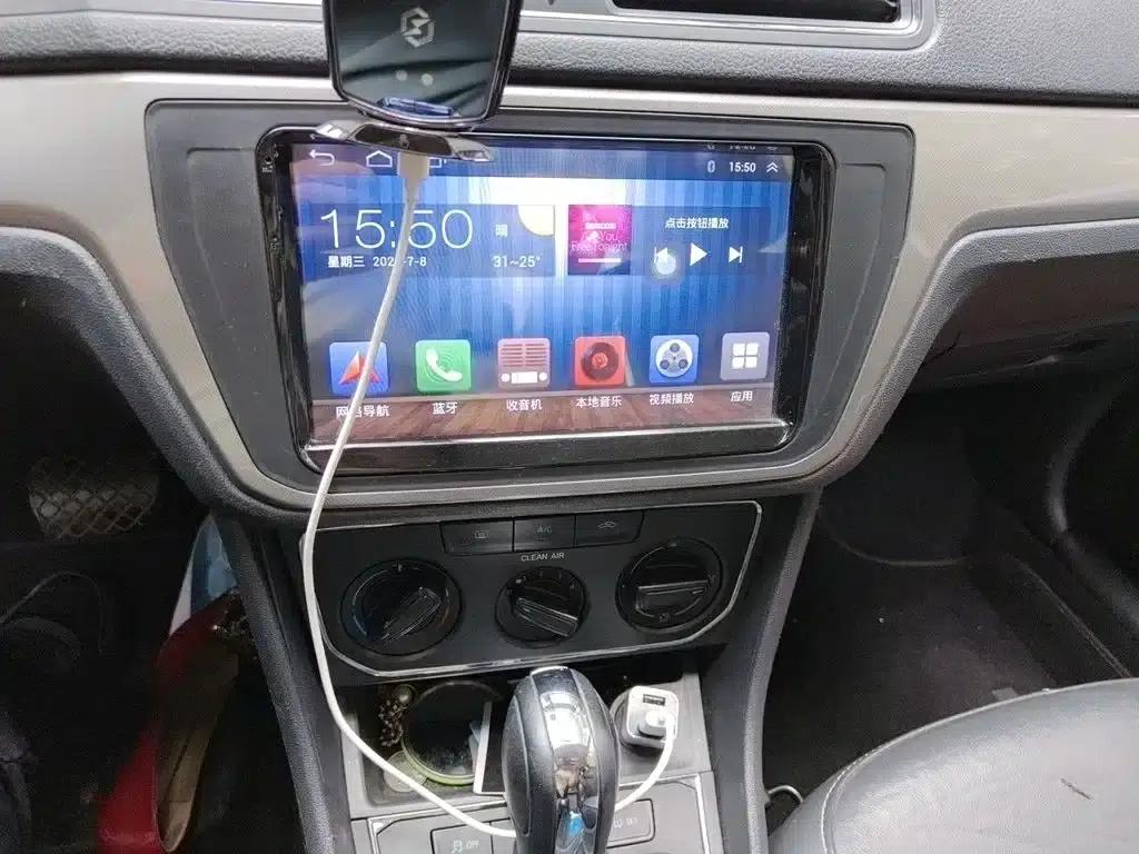 2015 Volkswagen Lavida 1.6L Automatic Comfort Edition — миниатюра 14