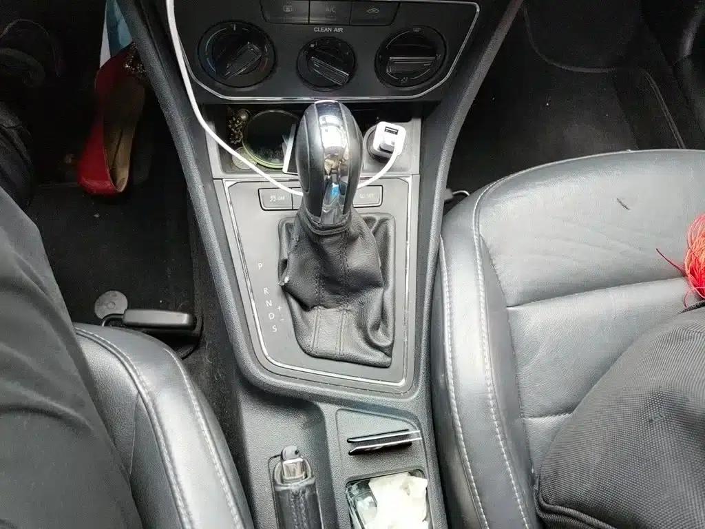 2015 Volkswagen Lavida 1.6L Automatic Comfort Edition — миниатюра 15