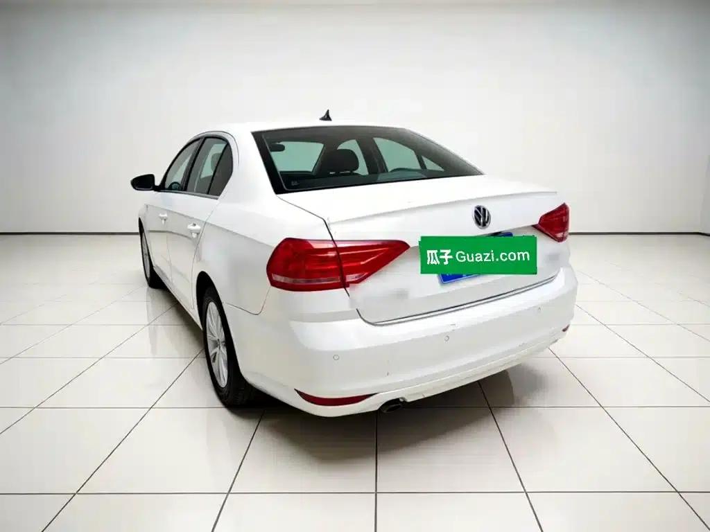 2015 Volkswagen Lavida 1.6L Automatic Comfort Edition — миниатюра 4