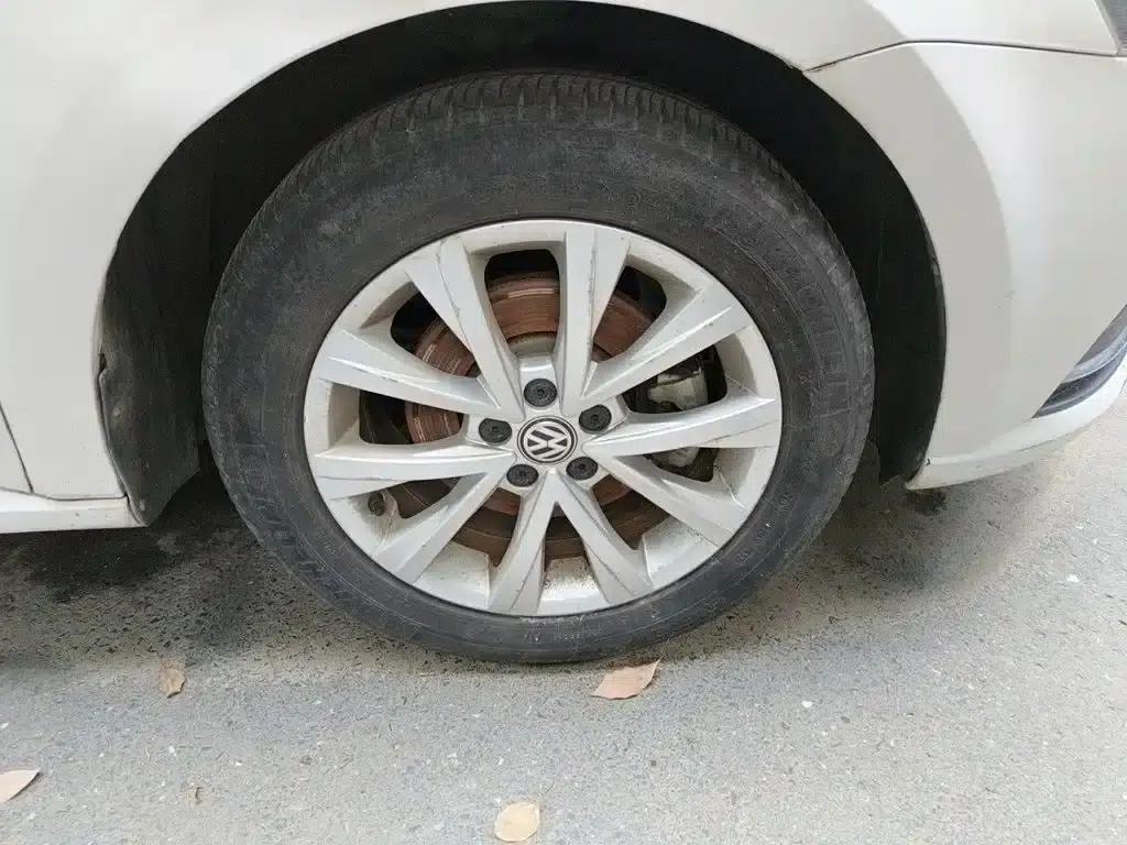 2015 Volkswagen Lavida 1.6L Automatic Comfort Edition — миниатюра 8