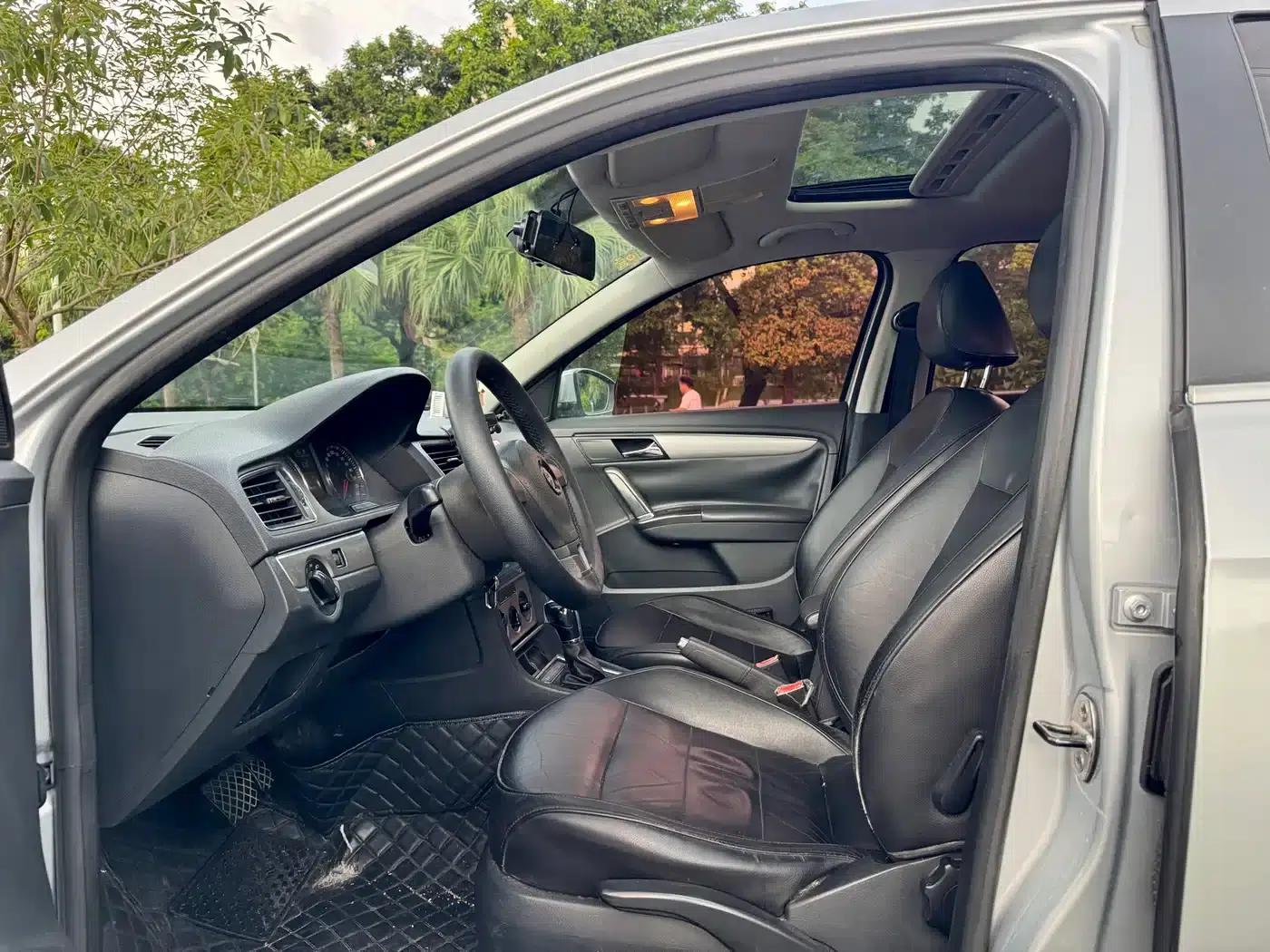 2013 Volkswagen Lavida 1.4TSI DSG Comfort Edition — миниатюра 11