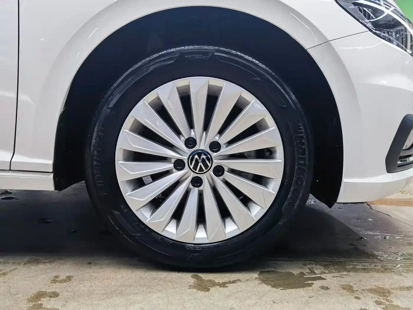 2021 Volkswagen Lavida 1.5L Automatic Vision Edition — миниатюра 14