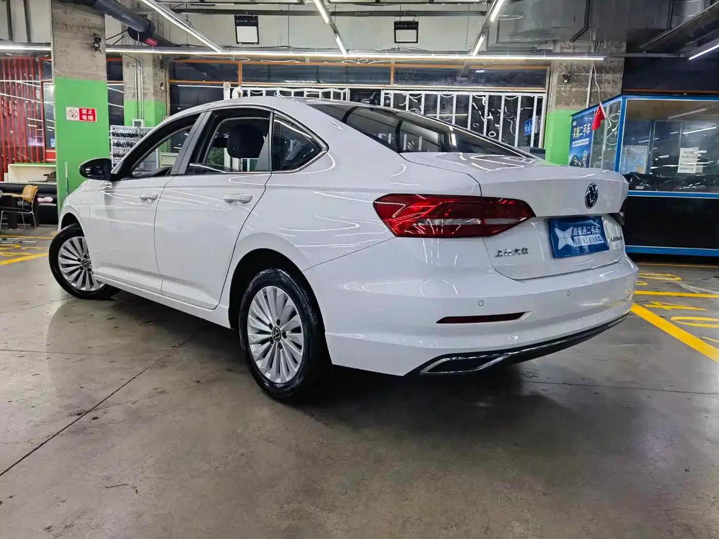 2021 Volkswagen Lavida 1.5L Automatic Vision Edition — миниатюра 4