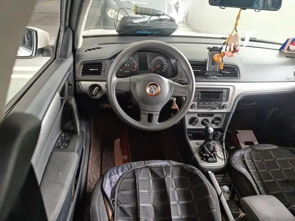 2013 Volkswagen Lavida Classic Facelift 1.6L Automatic Fashion Edition — миниатюра 11