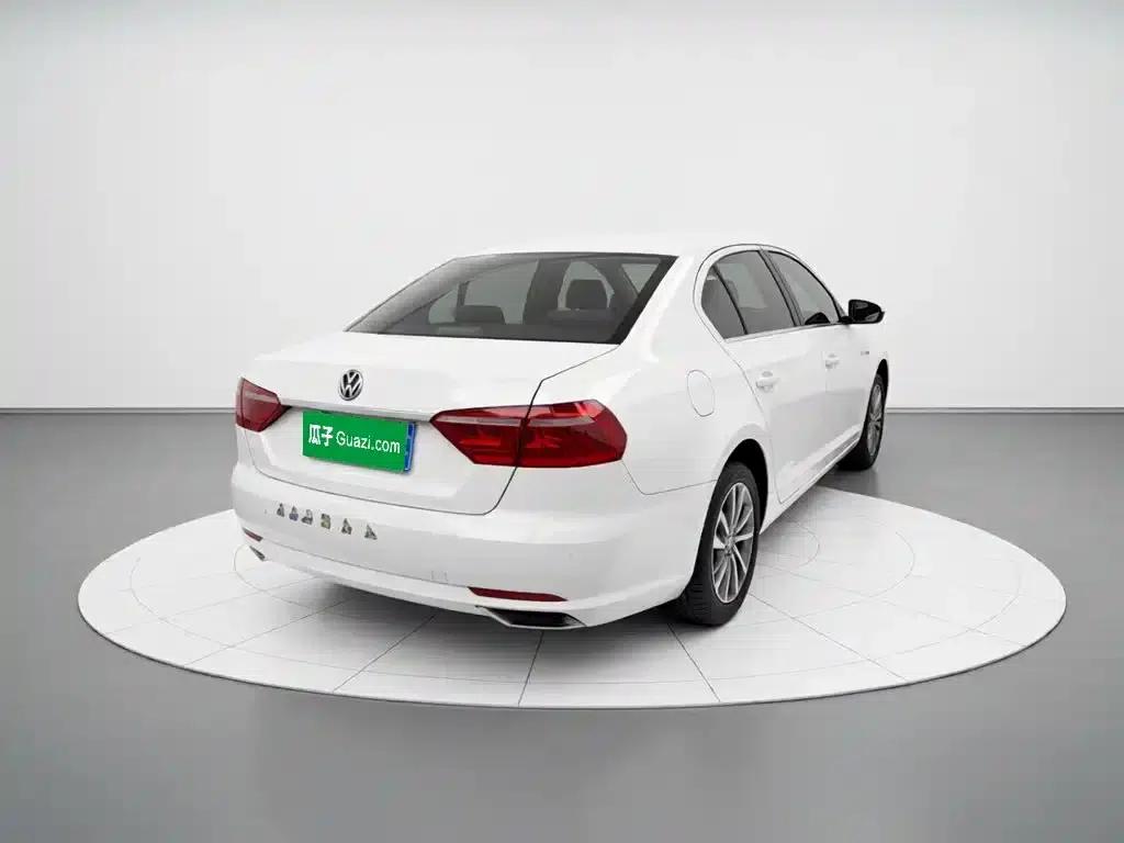 2013 Volkswagen Lavida Classic Facelift 1.6L Automatic Fashion Edition — миниатюра 5