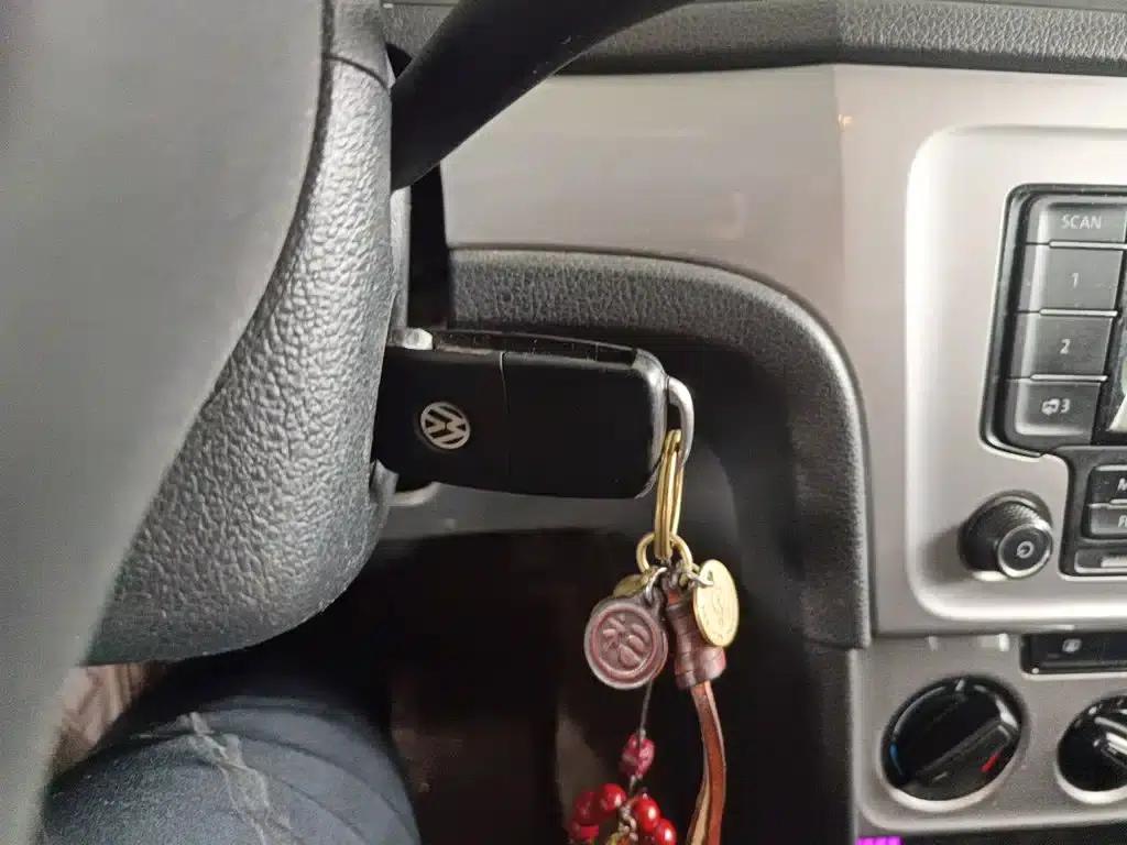 2013 Volkswagen Lavida Classic Facelift 1.6L Automatic Fashion Edition — миниатюра 9