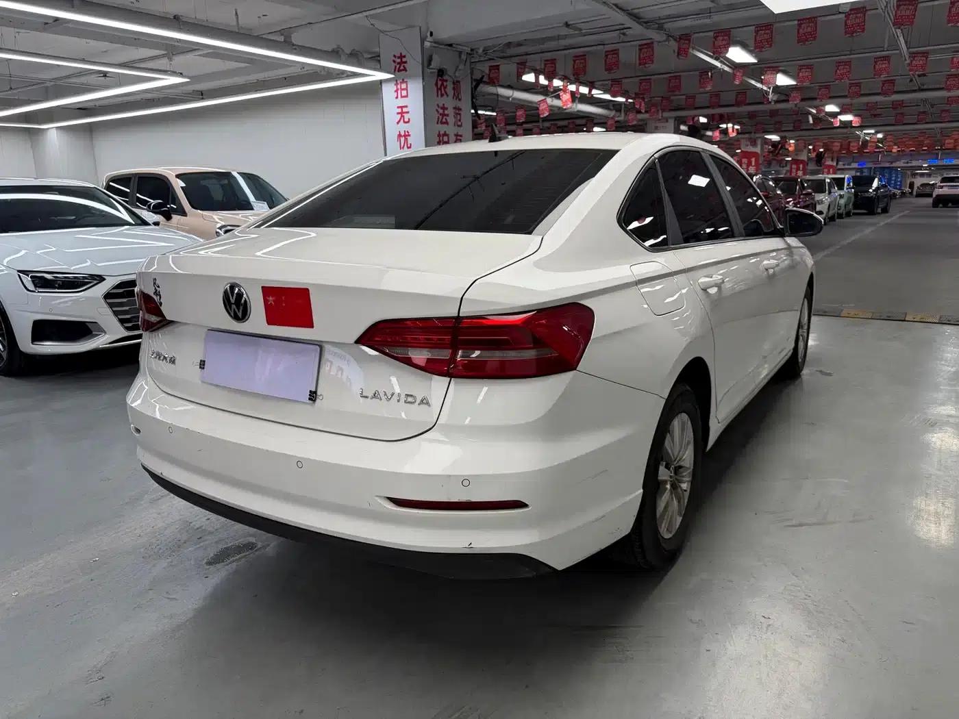 2021 Volkswagen Lavida 1.5L Automatic Fashion Edition — миниатюра 10