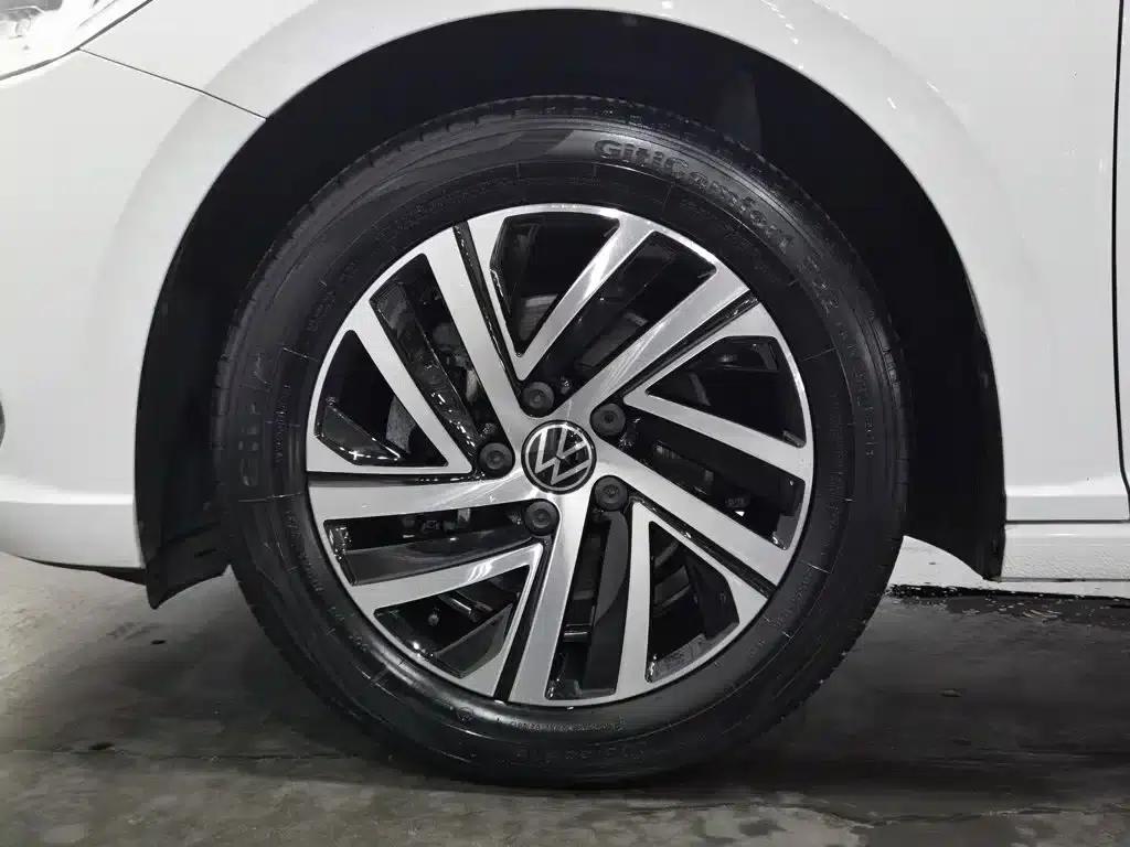 2023 Volkswagen Lavida 300TSI DSG Full Comfort Edition — миниатюра 17