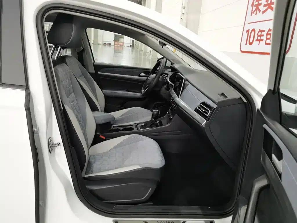 2023 Volkswagen Lavida 300TSI DSG Full Comfort Edition — миниатюра 23